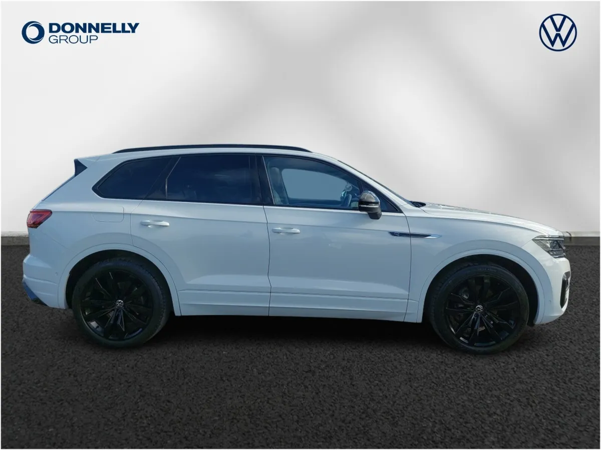 Volkswagen Touareg Diesel Estate Black Edition - Image 4
