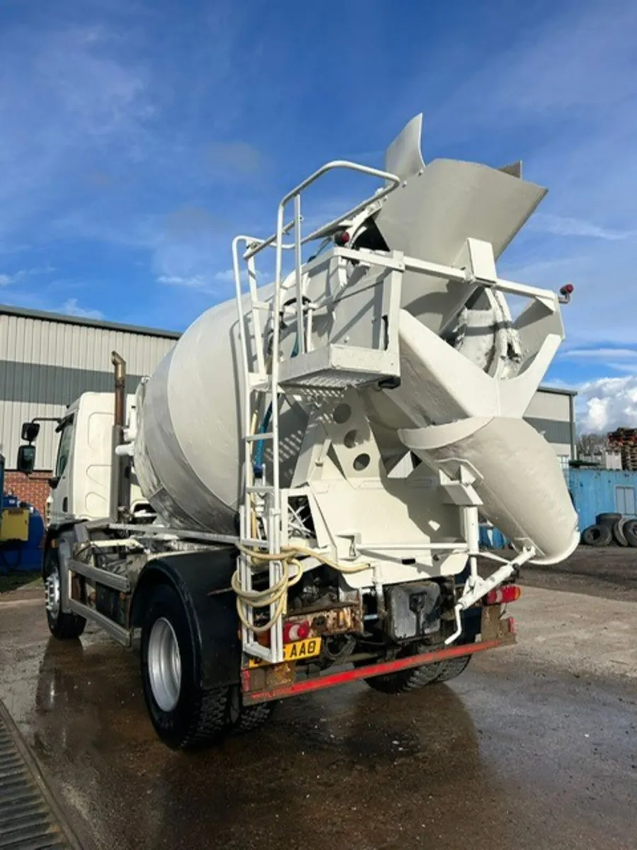 2016 DAF LF280 4x2 Mixer - Image 4
