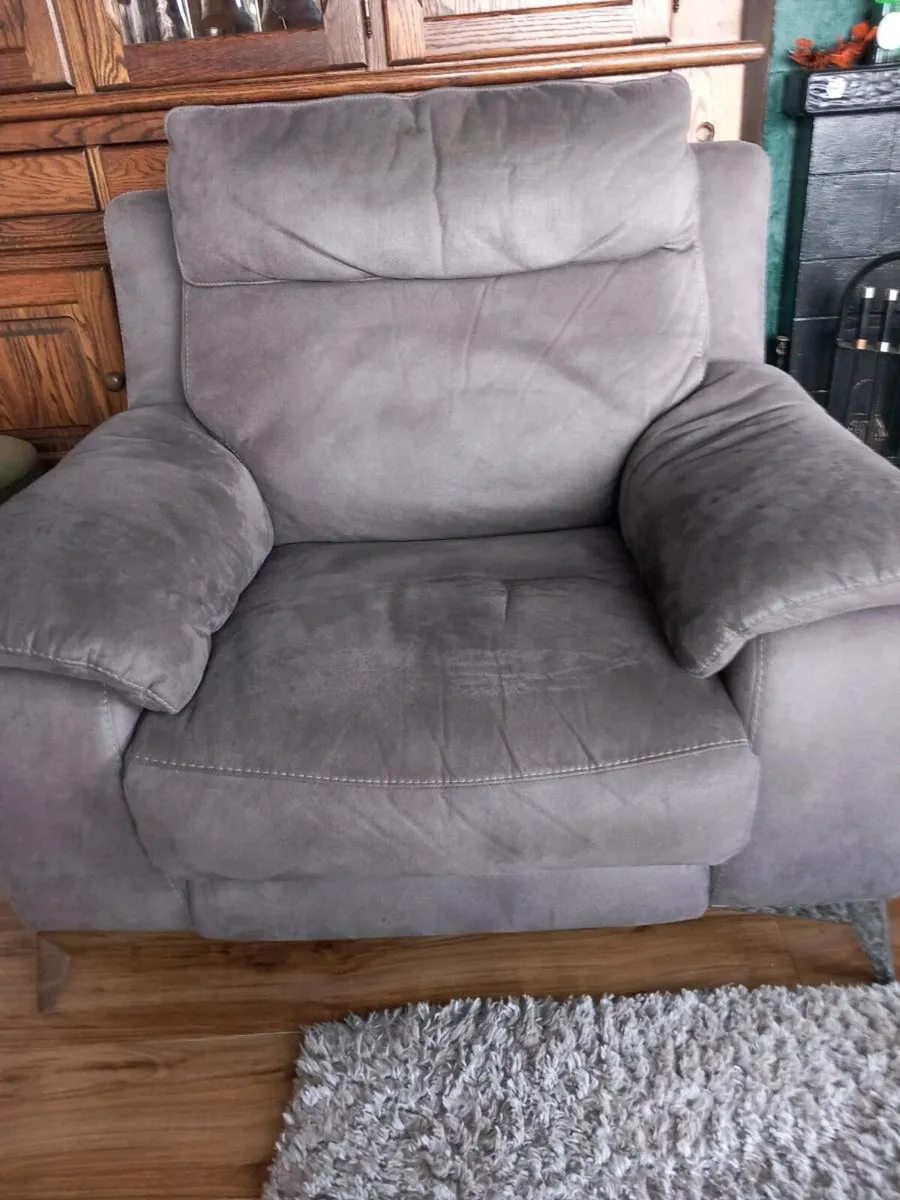 Electric recliner couch - Image 4