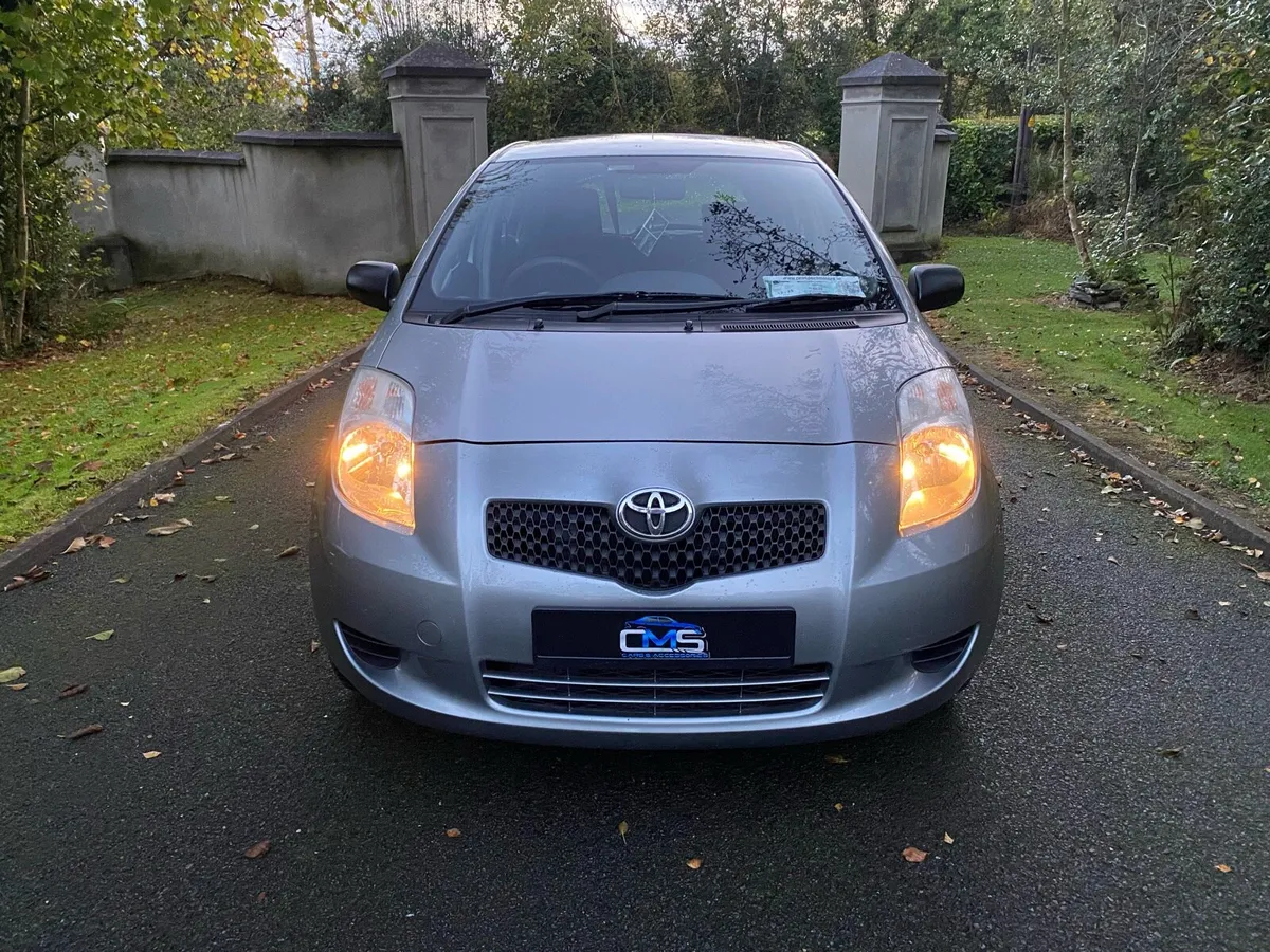 2008 Toyota Yaris - Image 2
