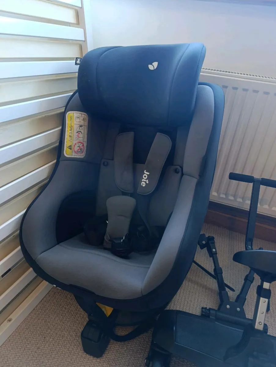 Jolie 360 spin car seat with isofix.