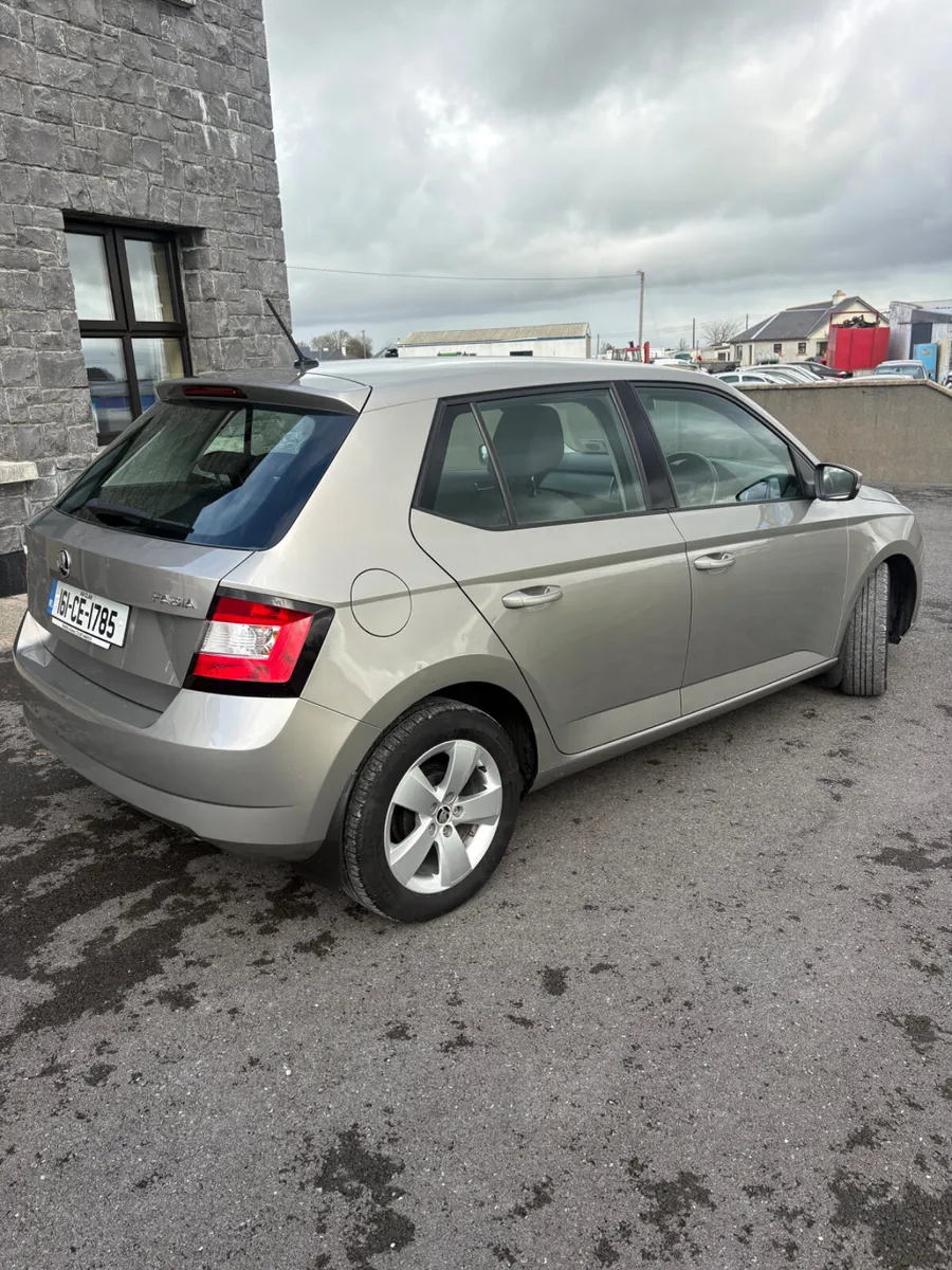 Skoda Fabia 2016 - Image 4