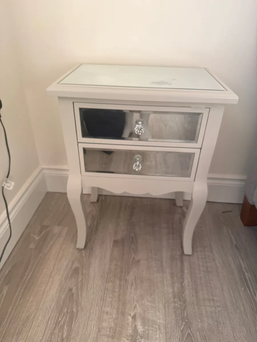 Grey and mirror side table - Image 2