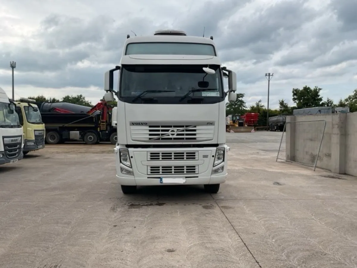 2013 Volvo FH460 4x2 Unit - Image 2