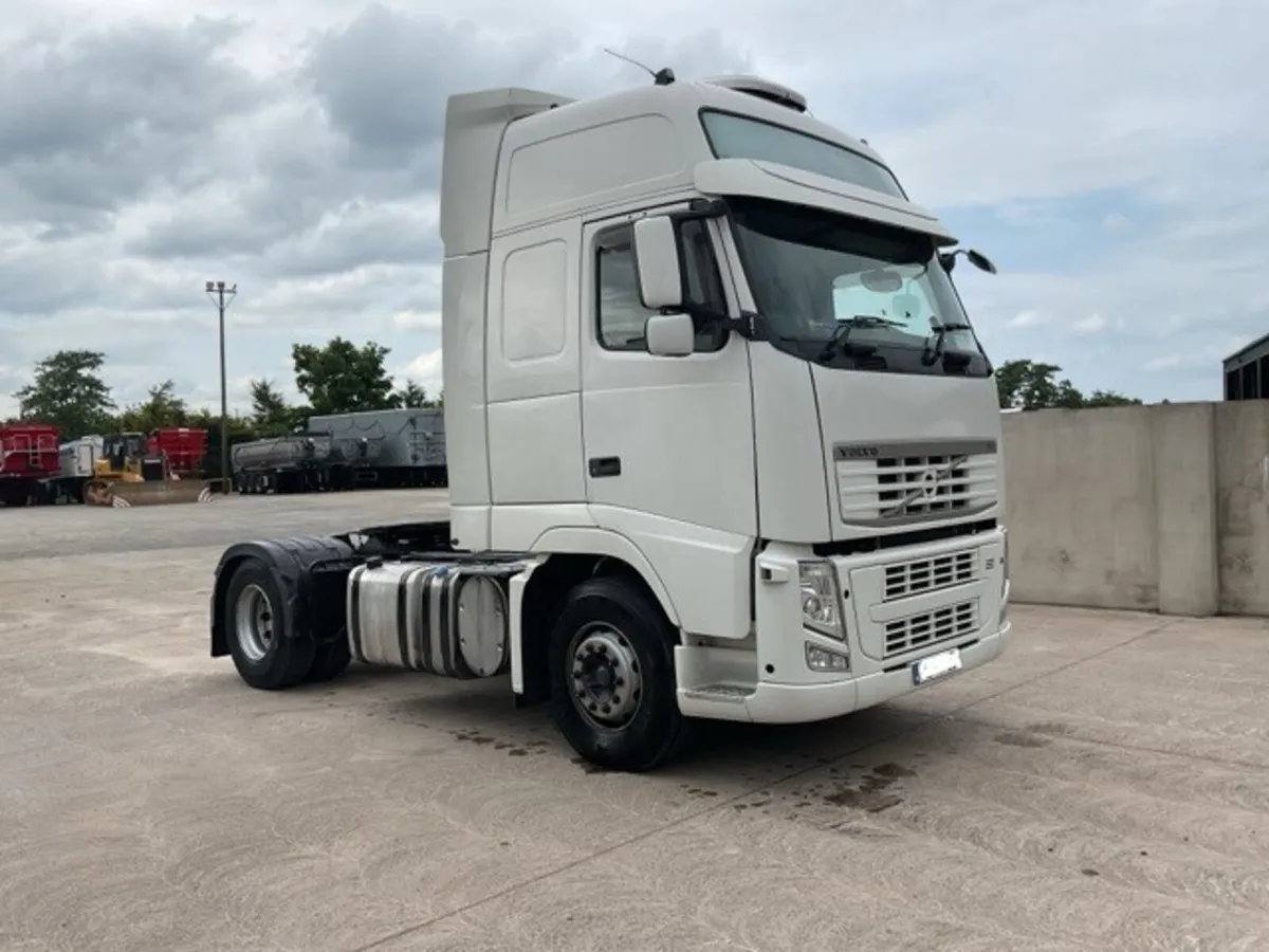 2013 Volvo FH460 4x2 Unit - Image 1
