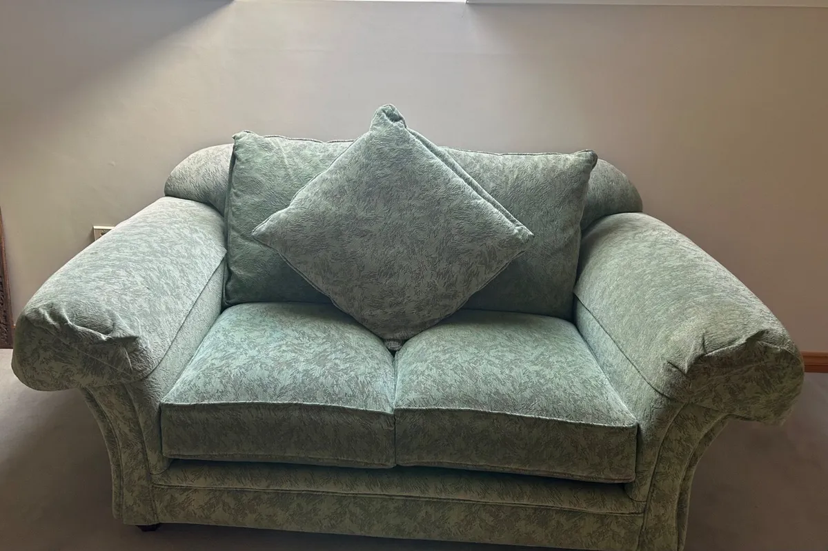 Couch - Image 4