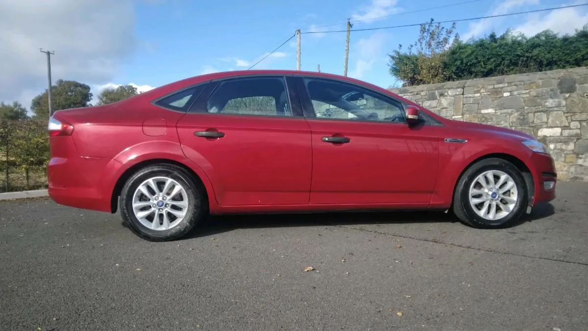 Ford Mondeo 1.6 Very low KMs. NCT & Taxed 2026 - Image 4