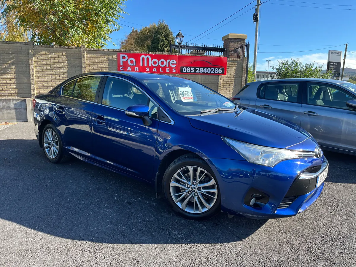 Toyota Avensis ** CAMERA * SAT NAV - Image 2