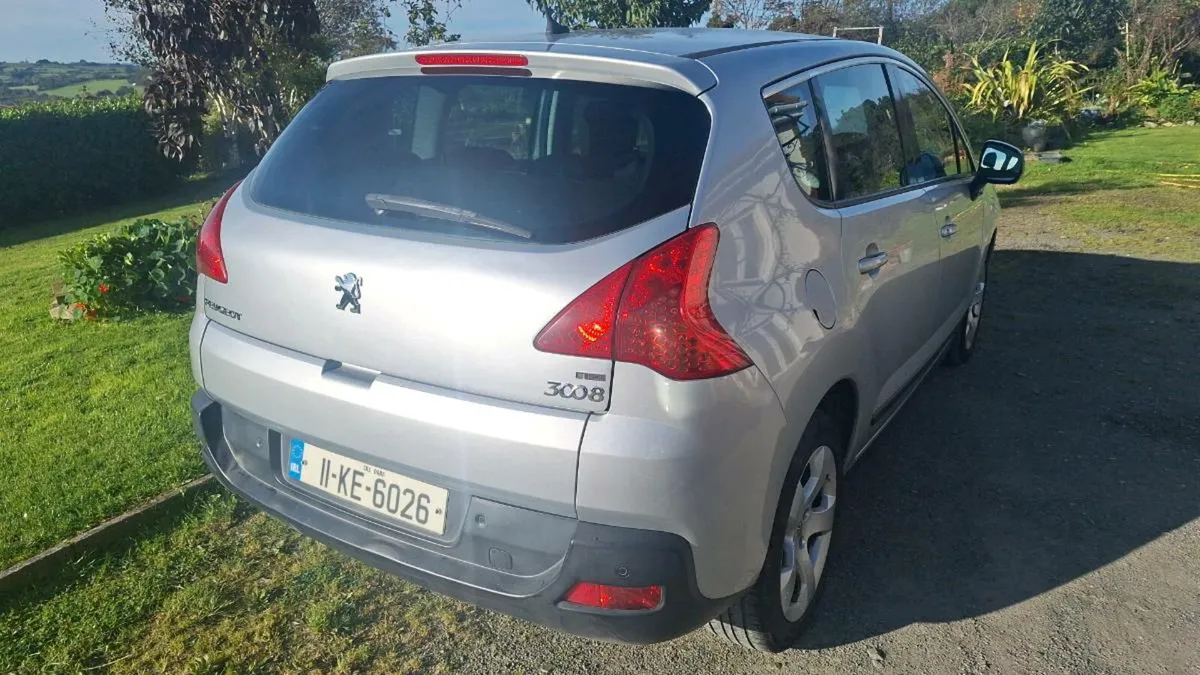 11 Peugeot 3008 1.6HDI AUTO - Image 2