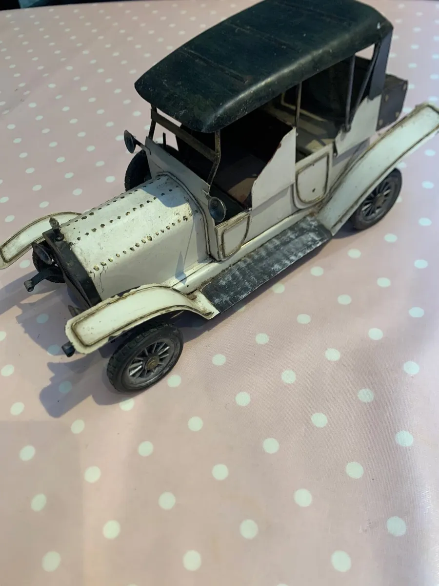 Collectables, vintage metal cars - Image 3