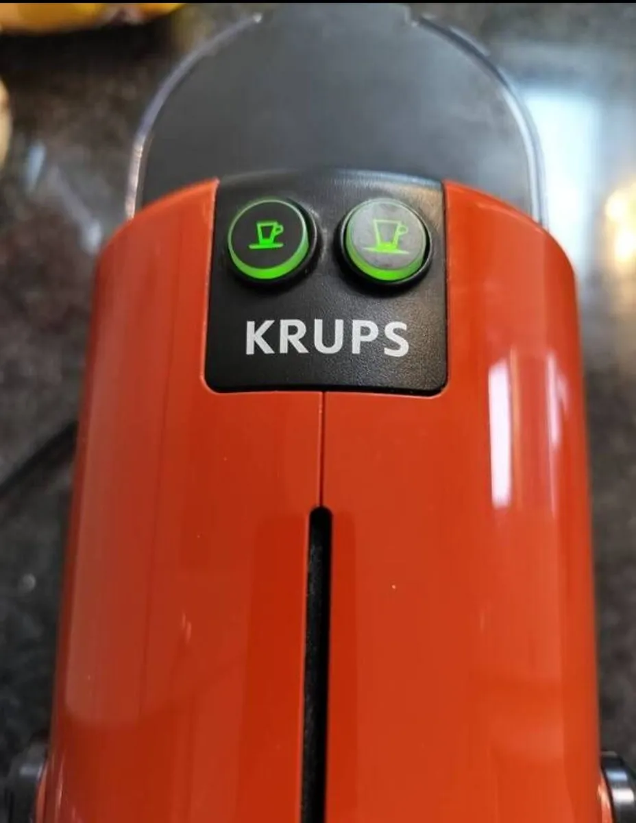 Nespresso by Krups XN100140 Inissia Coffee Machine - Image 2