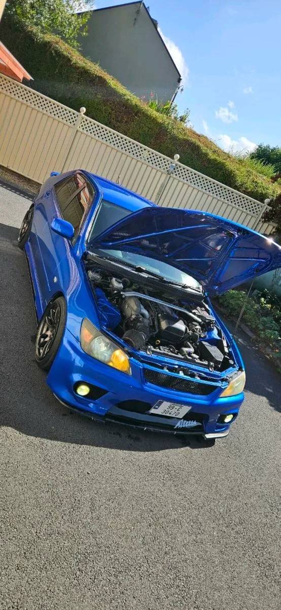 Toyota altezza - Image 1