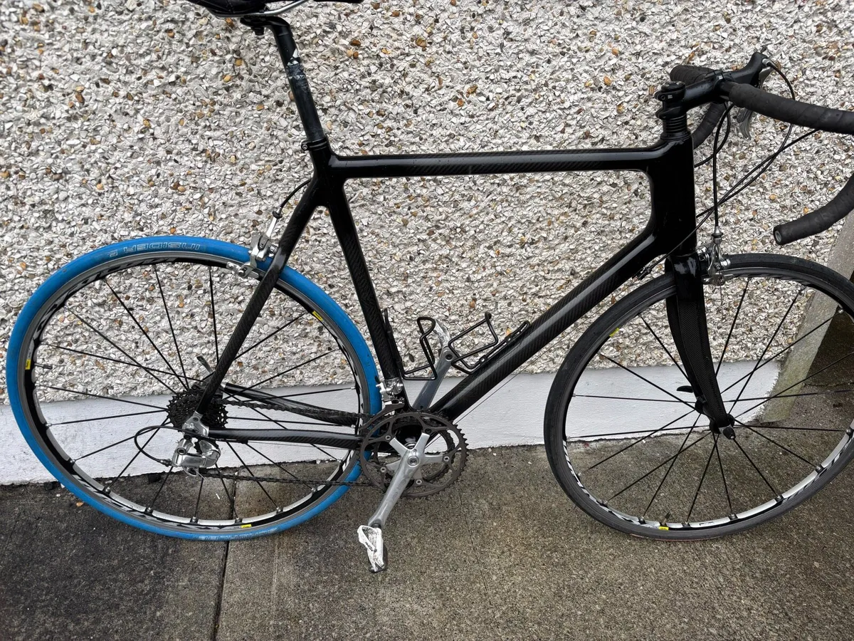 Full carbon road bike and turbo - Image 1