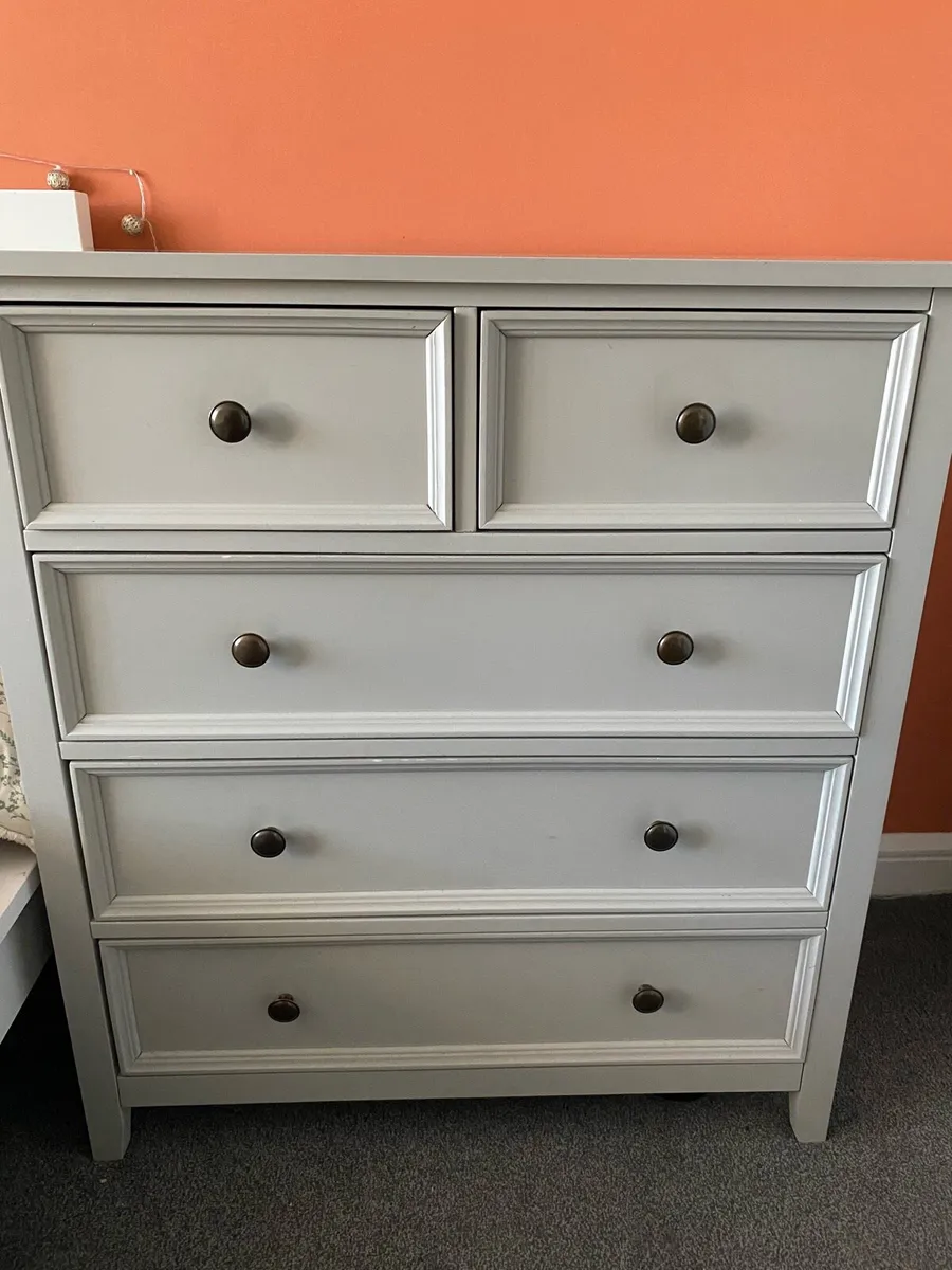 Chest of drawers - Image 1