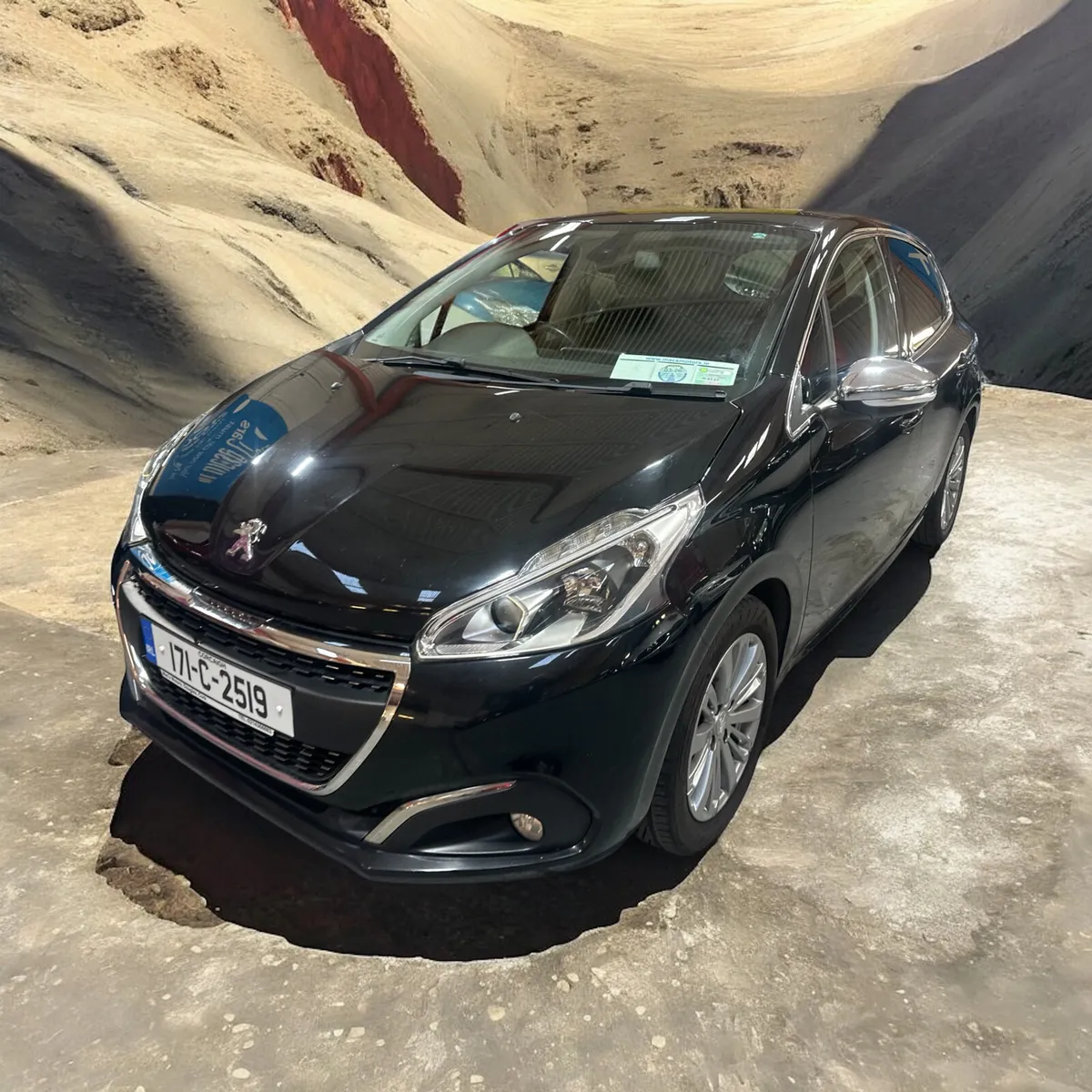 2017 Peugeot 208 1.2 Puretech 82 bhp Allure 5dr - Image 1