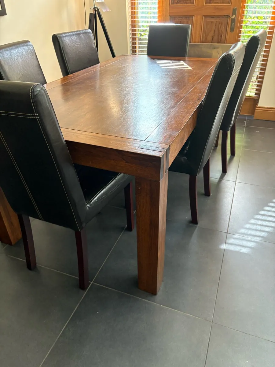 Kitchen table and chairs - Image 2