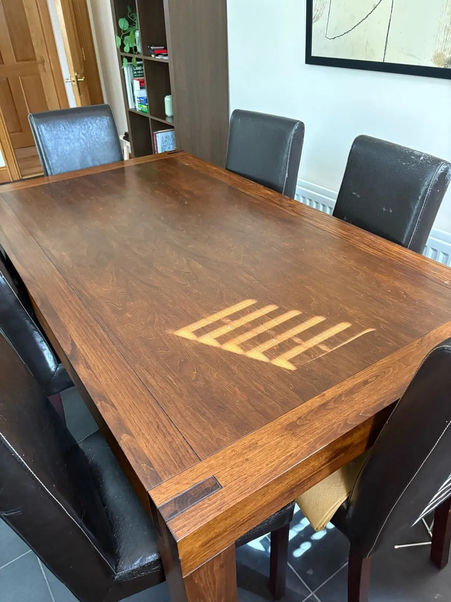 Kitchen table and chairs - Image 3