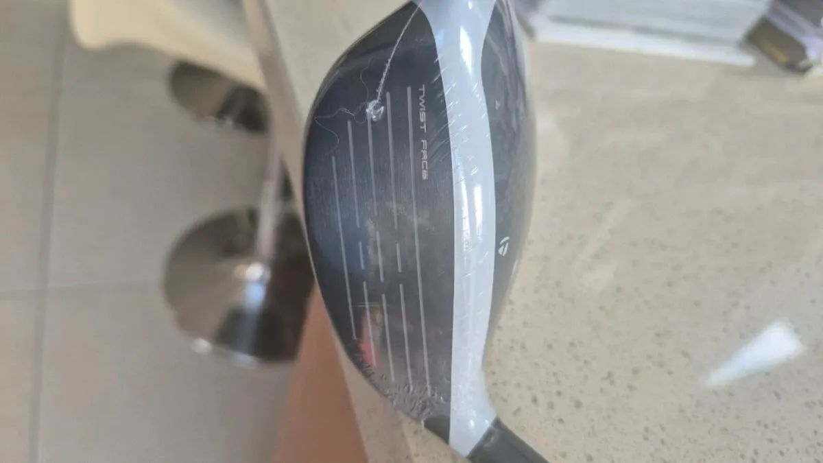 Taylormade Sim 2 Max 3 wood - Image 4