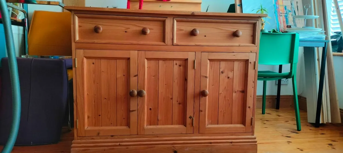 Cabinet - Image 1