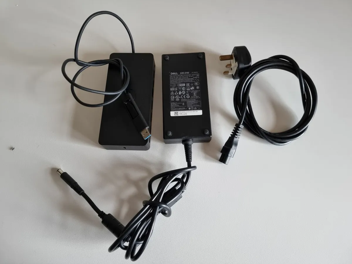 Dell D6000 USB-A /USB-c Docking Station - Image 1