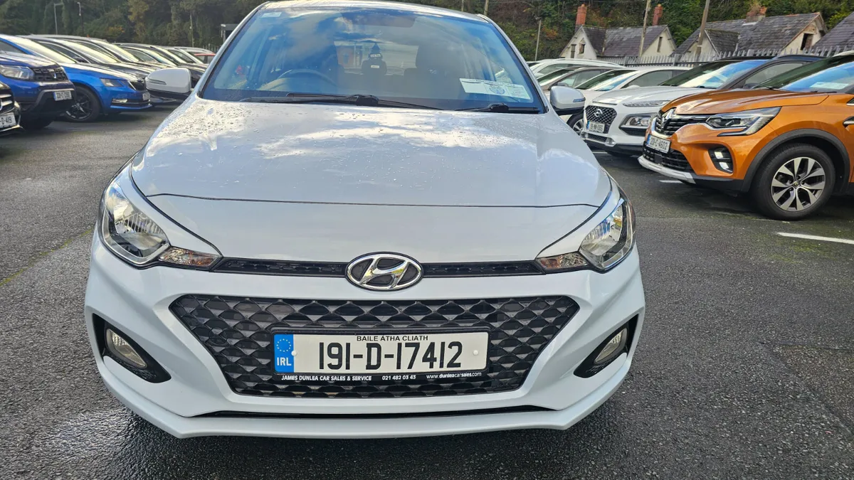 Hyundai i20 2019 1.2 PETROL - Image 3