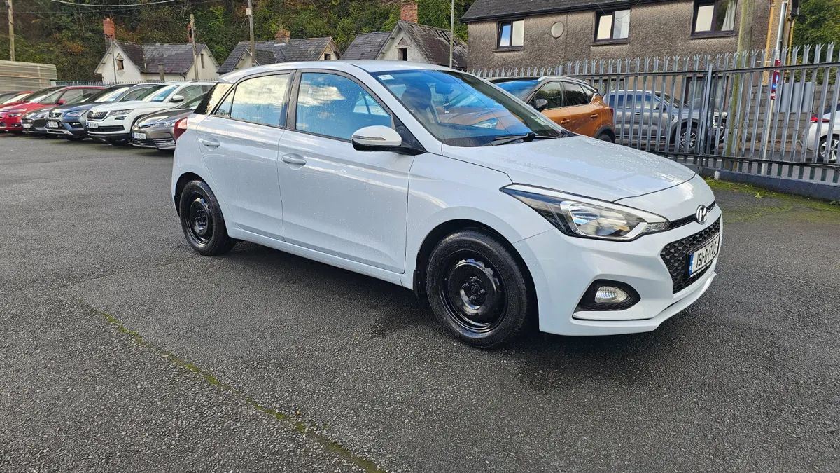 Hyundai i20 2019 1.2 PETROL - Image 2