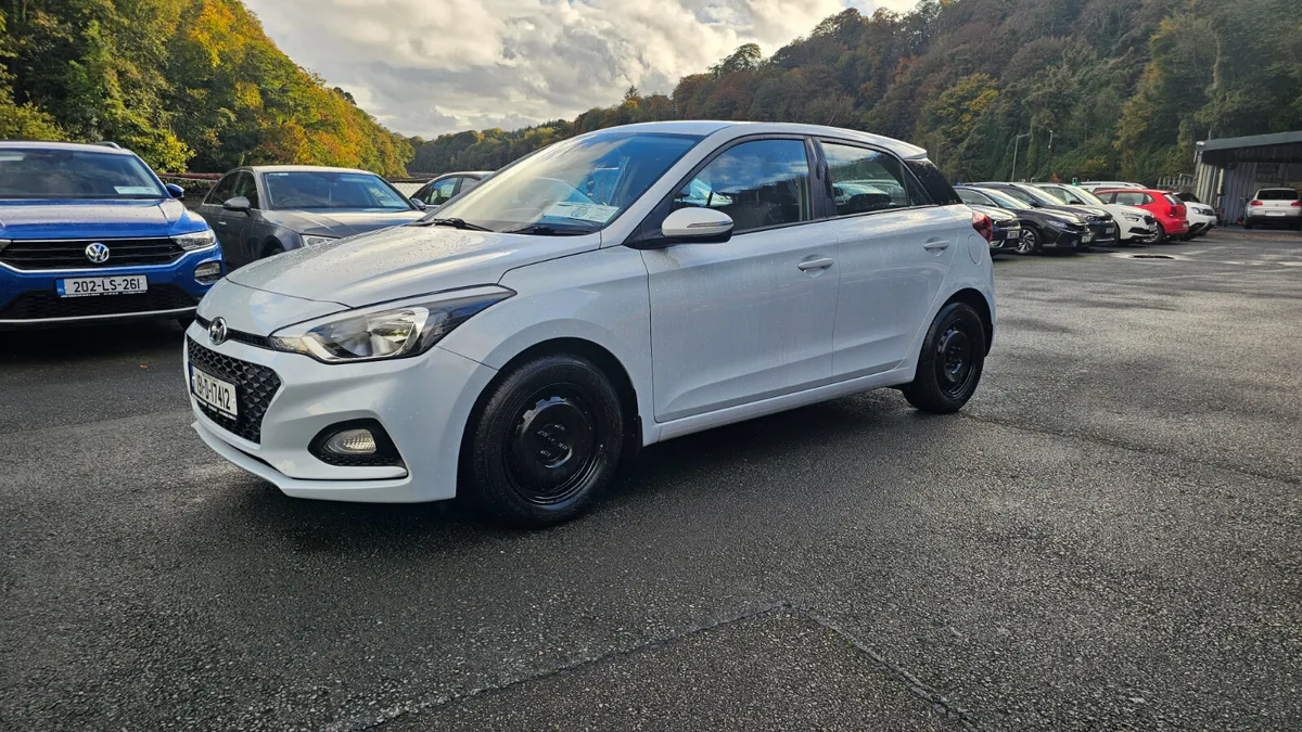 Hyundai i20 2019 1.2 PETROL - Image 1