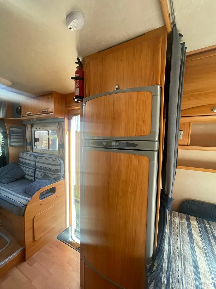 RHD 2006 Low Profile Stunning Camper - Image 4