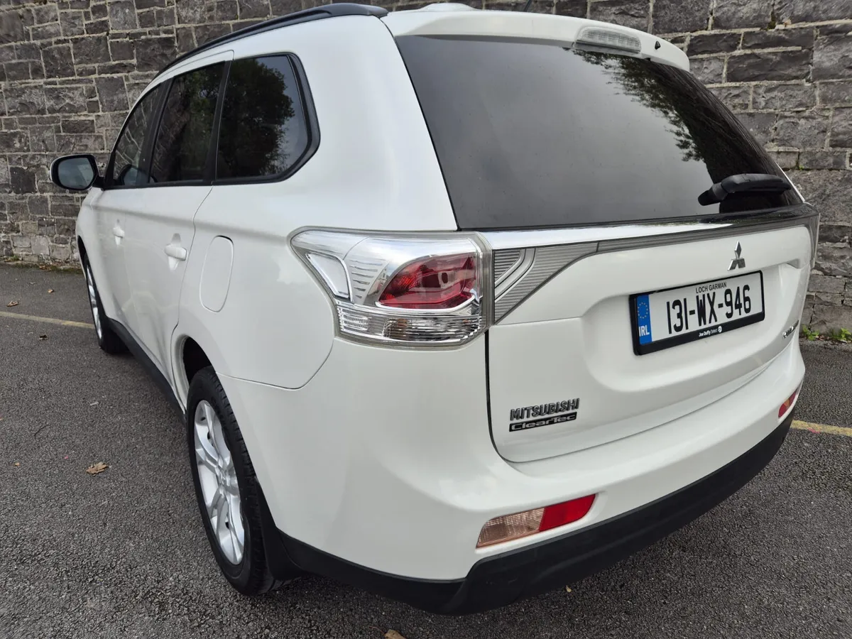 Mitsubishi Outlander 7SEATS! 4WD! LOW KMS!! - Image 2