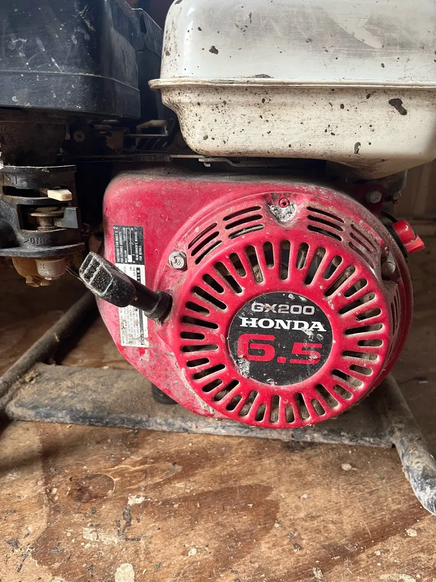 Honda generator - Image 1