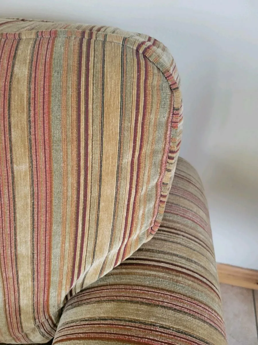 2 x seater parker knoll couch, 3 mahogany chairs - Image 3