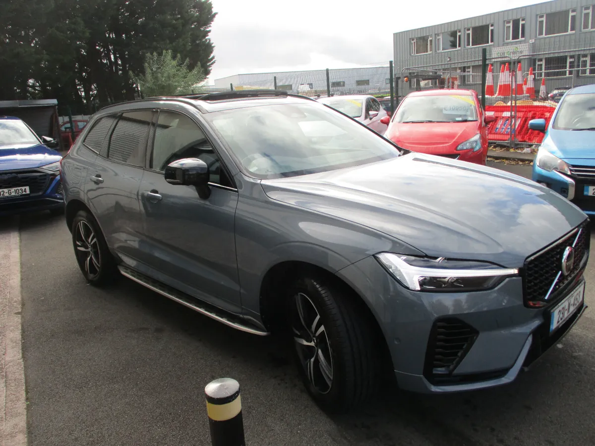 Volvo XC60 T6 PLUG IN HYBRID, FULL SPEC . 2023 - Image 3