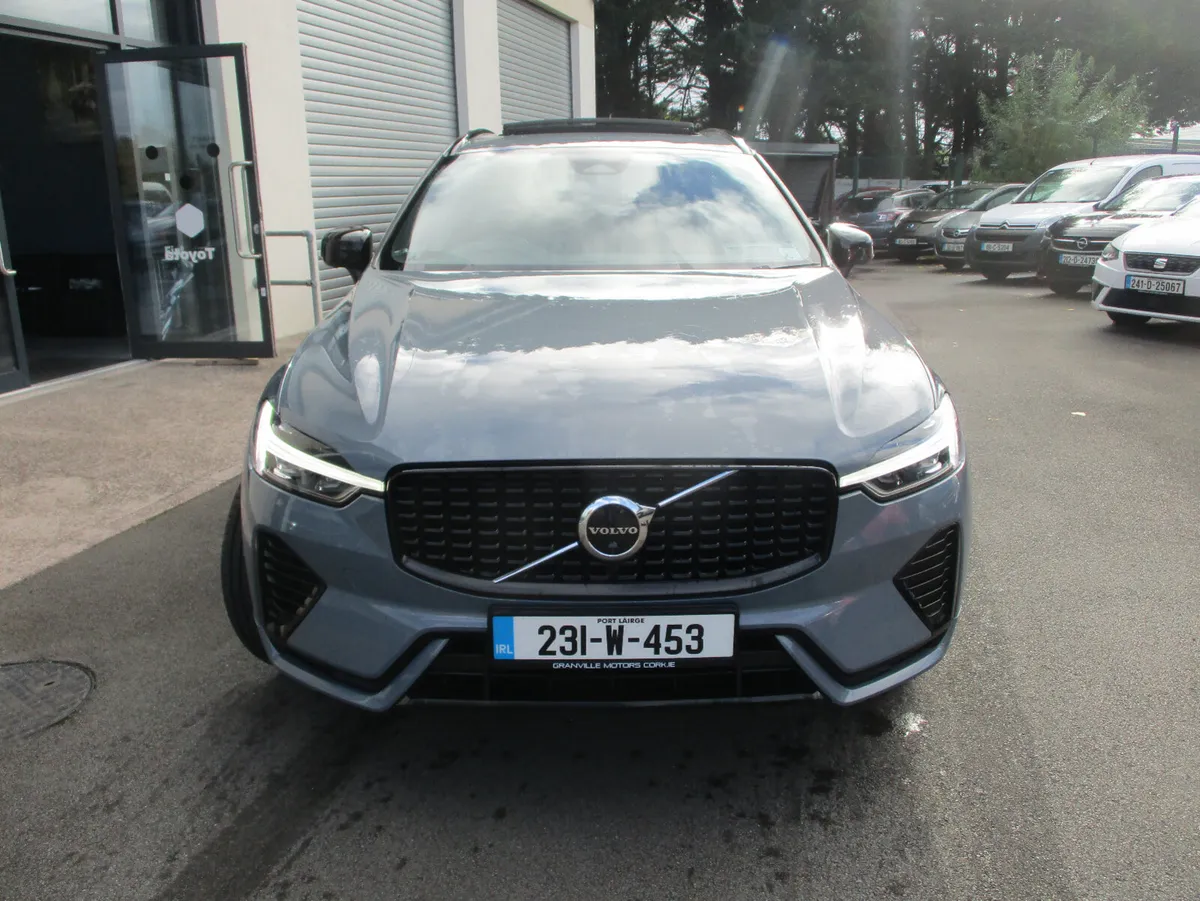 Volvo XC60 T6 PLUG IN HYBRID, FULL SPEC . 2023 - Image 2