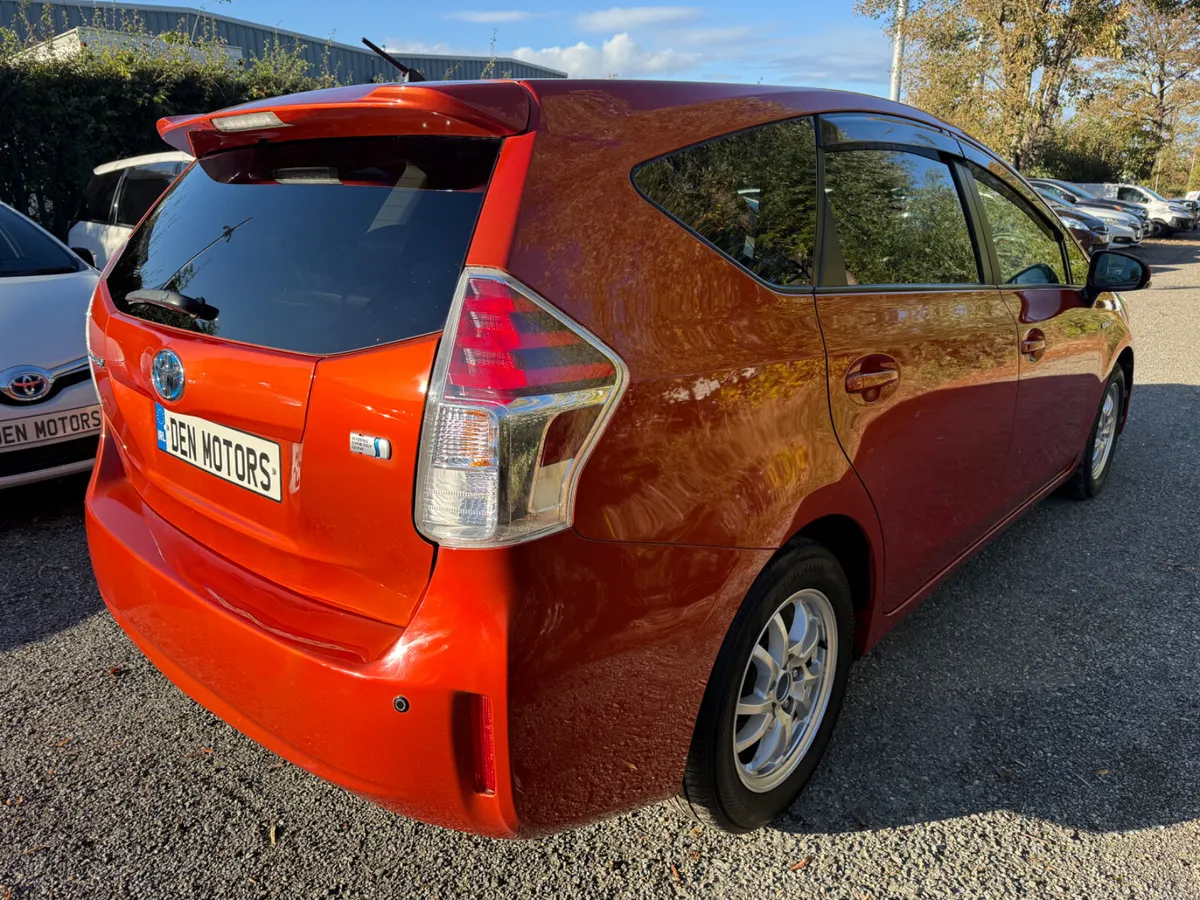 Toyota Prius 7 seats G-Model!!! - Image 3
