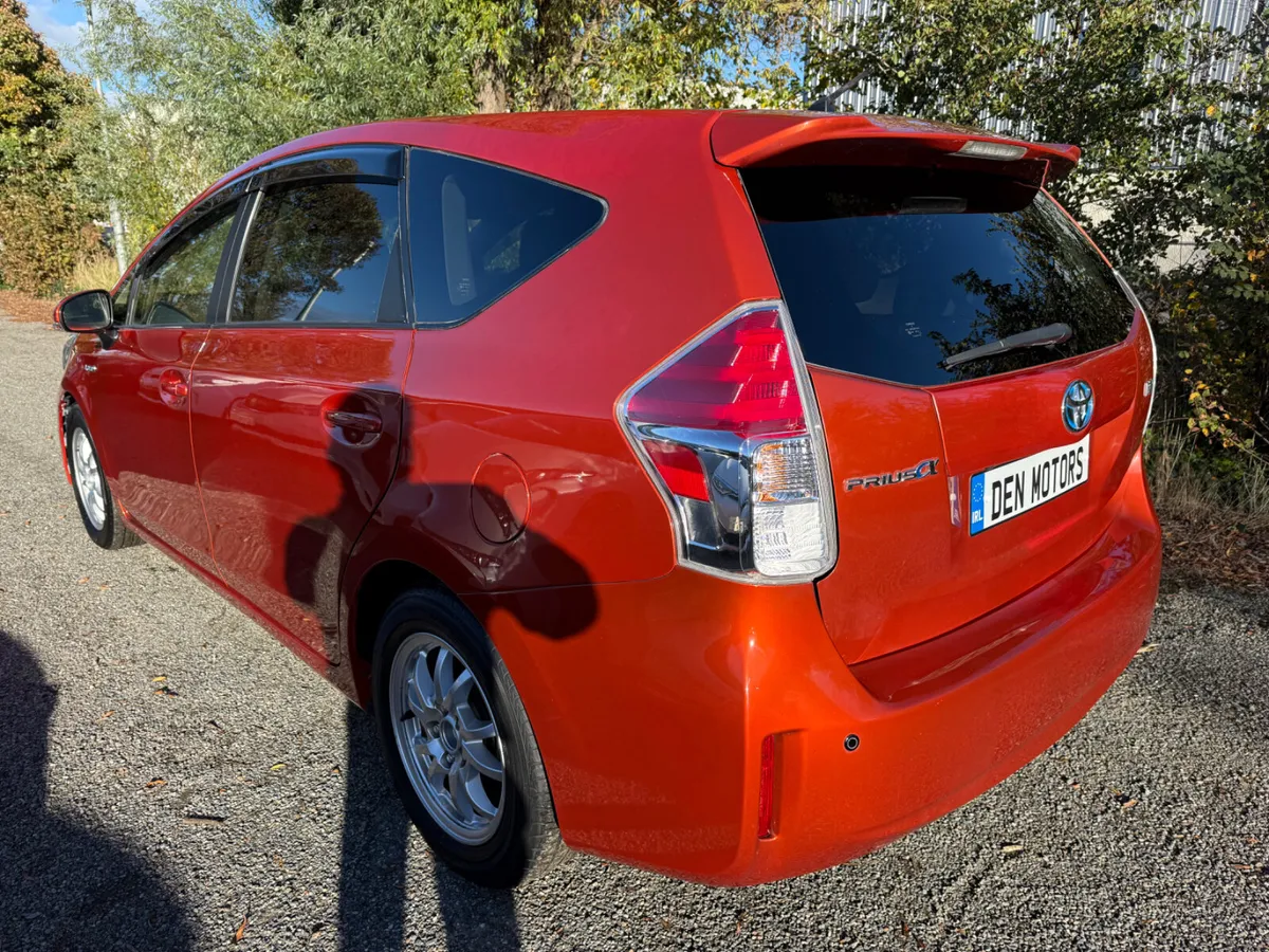 Toyota Prius 7 seats G-Model!!! - Image 4