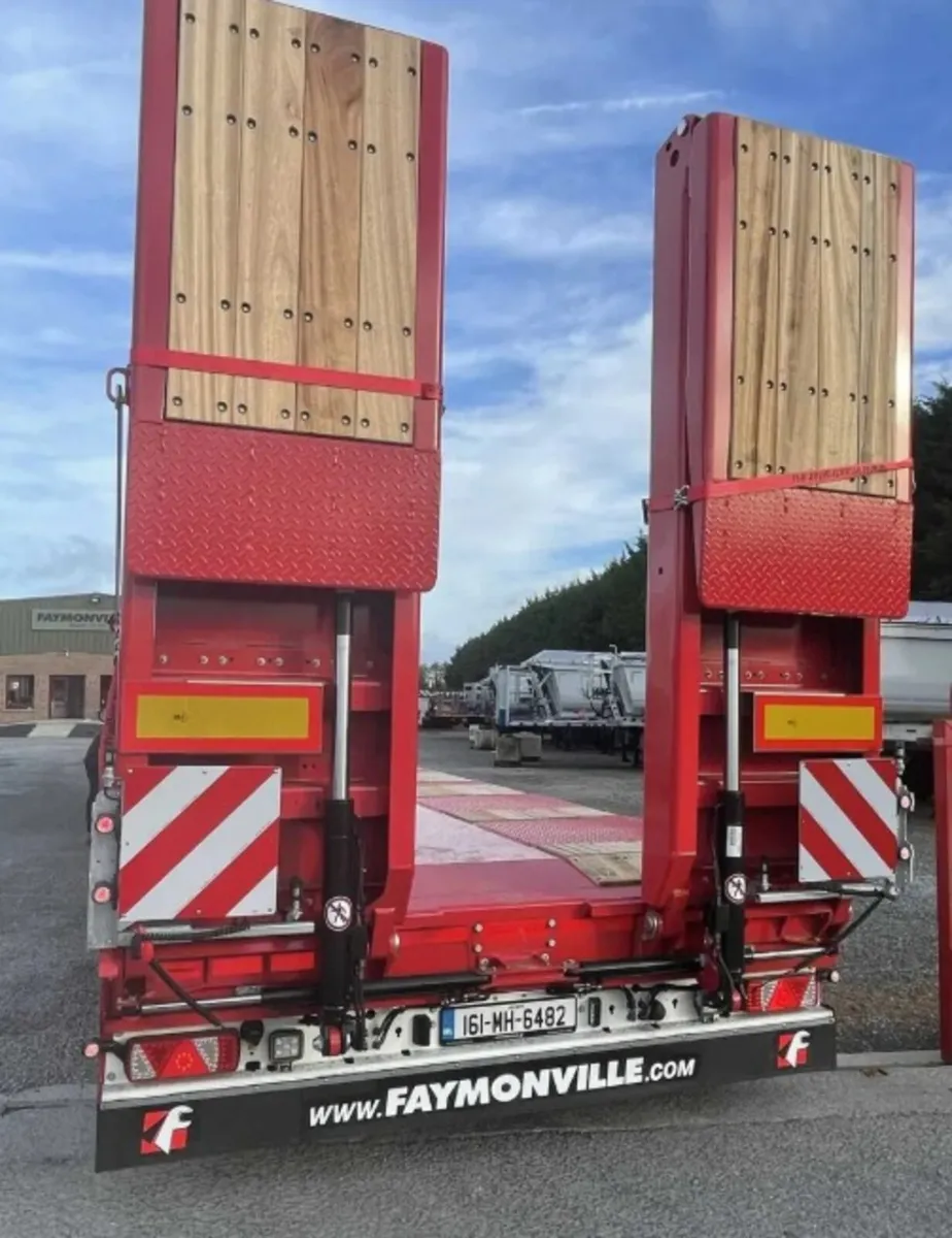 5 AXLE FAYMONVILLE ( POWER STEERED LOW LOADER) - Image 2