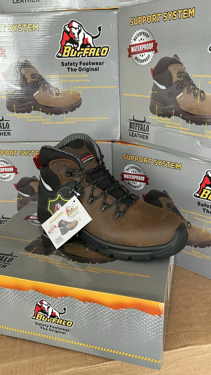 MAGNUM SAFETY WATERPROOF boots - Image 1