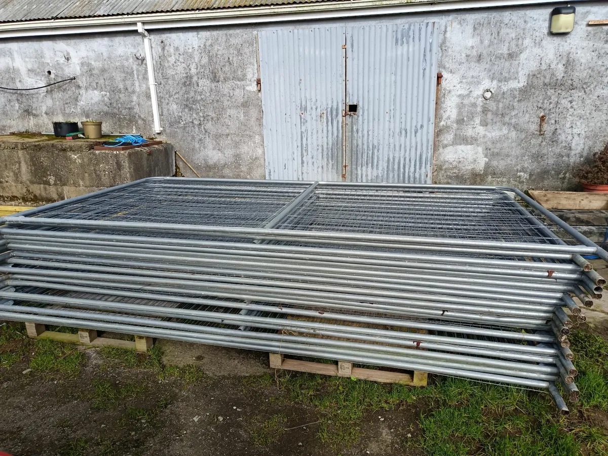 Builders fencing - Image 3