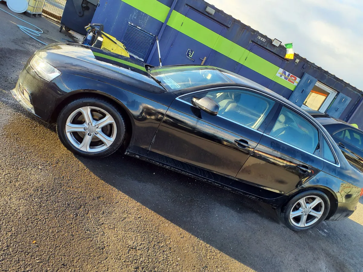 2013 AUDI A4 - Image 2