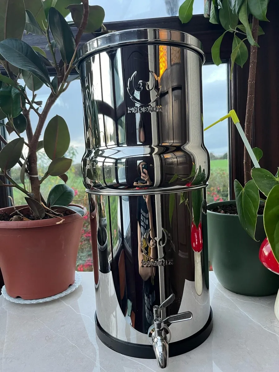 PHOENIX GRAVITY 6-Litre Water Filter - Image 1