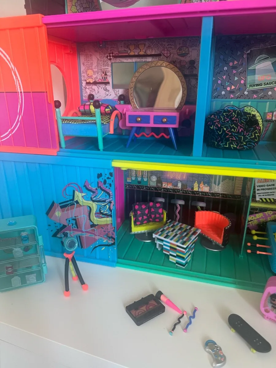 LOL Playhouse - Image 3
