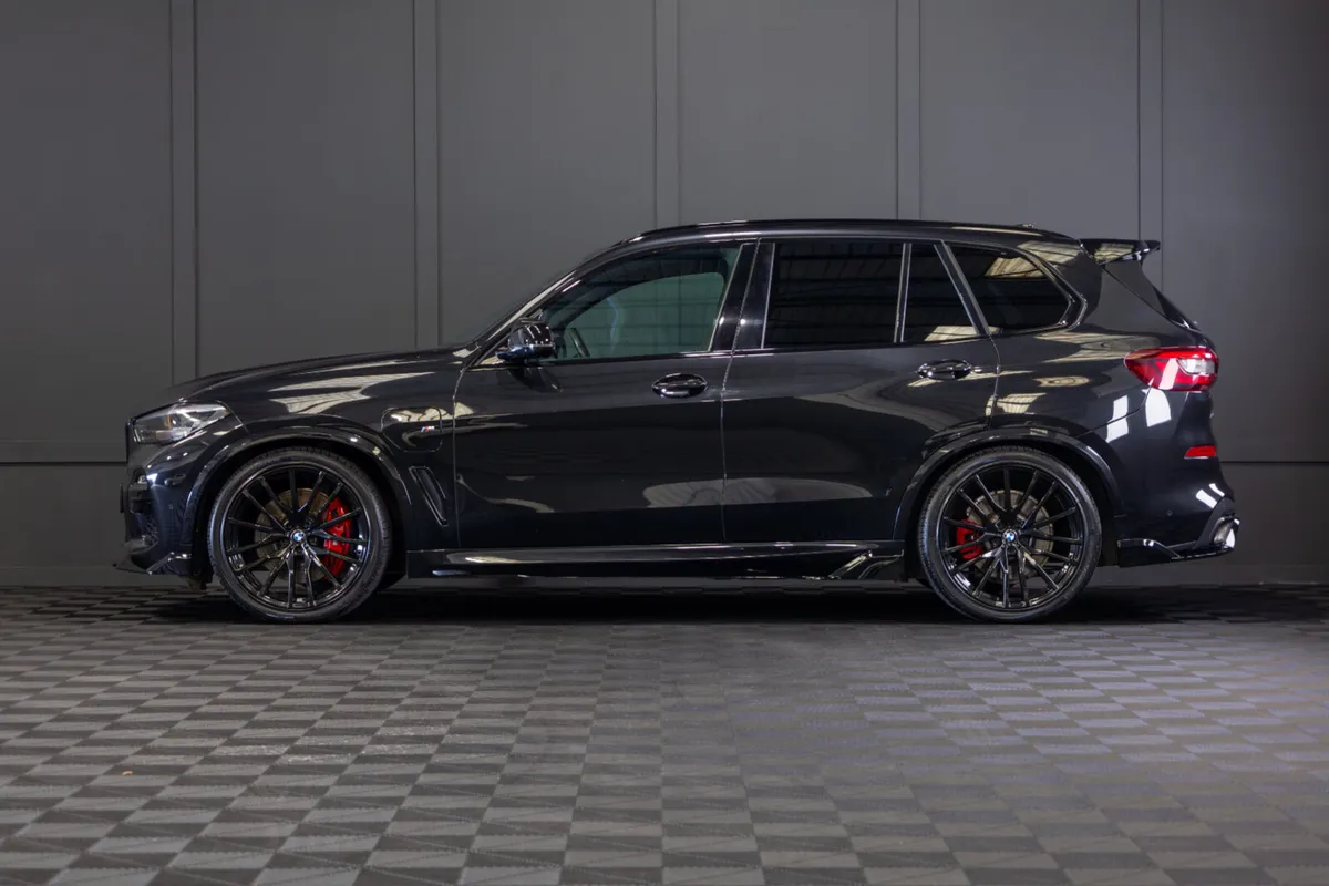 212 BMW X5 X-Drive 45e M-Sport - Image 3