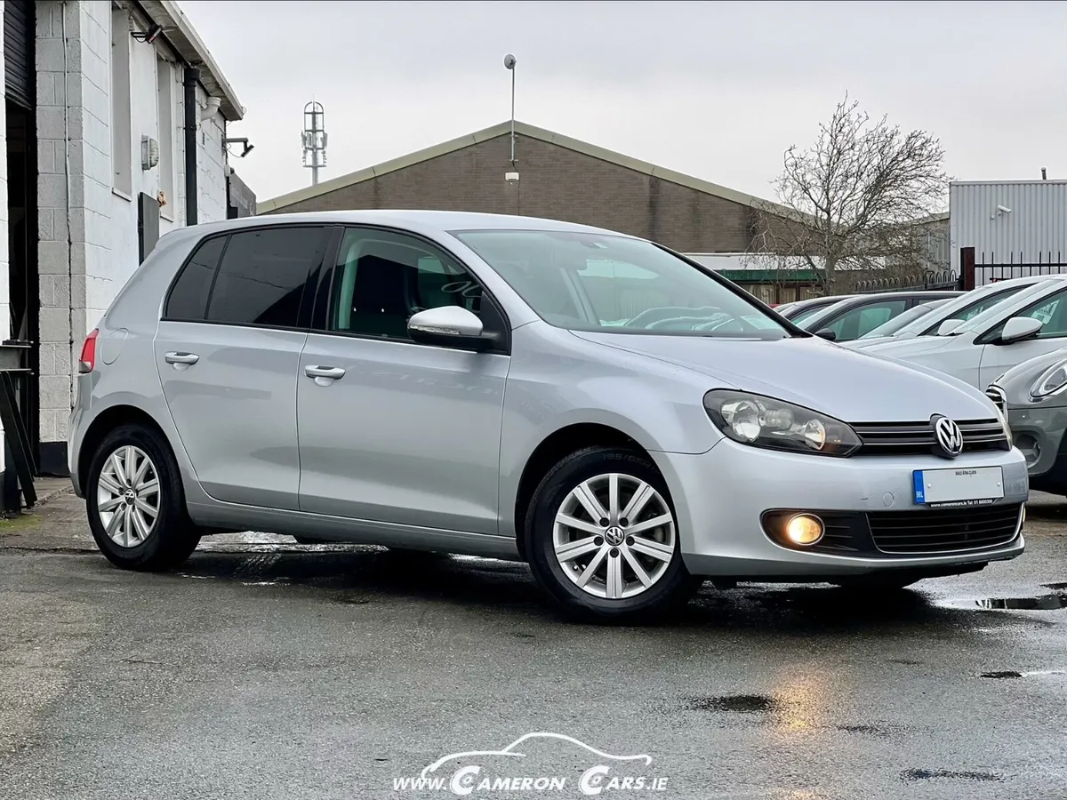 VW GOLF STYLE AUTOMATIC AS NEW WITH ONLY 21423km - Image 4