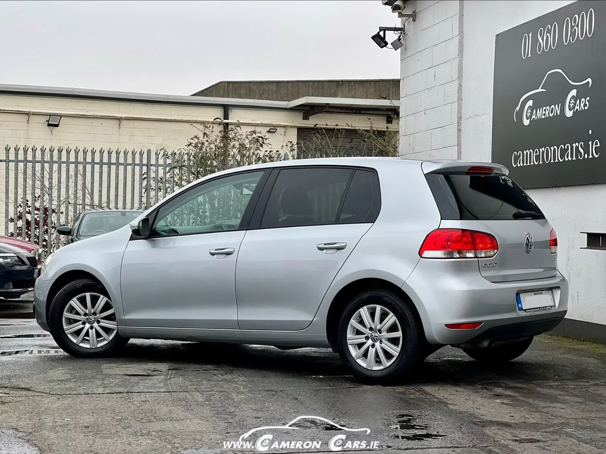 VW GOLF STYLE AUTOMATIC AS NEW WITH ONLY 21423km - Image 3