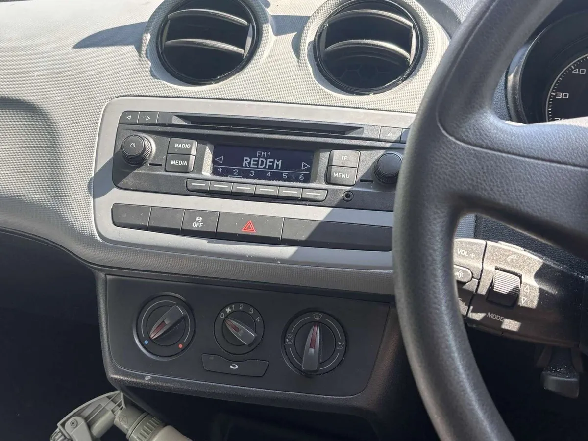 2014 Seat Ibiza SE - Image 2