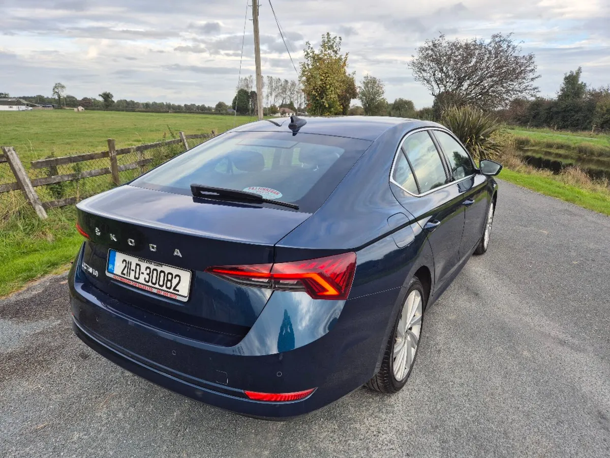211 Skoda Octavia STYLE 2.0 TDI 115HP 5DR - Image 4