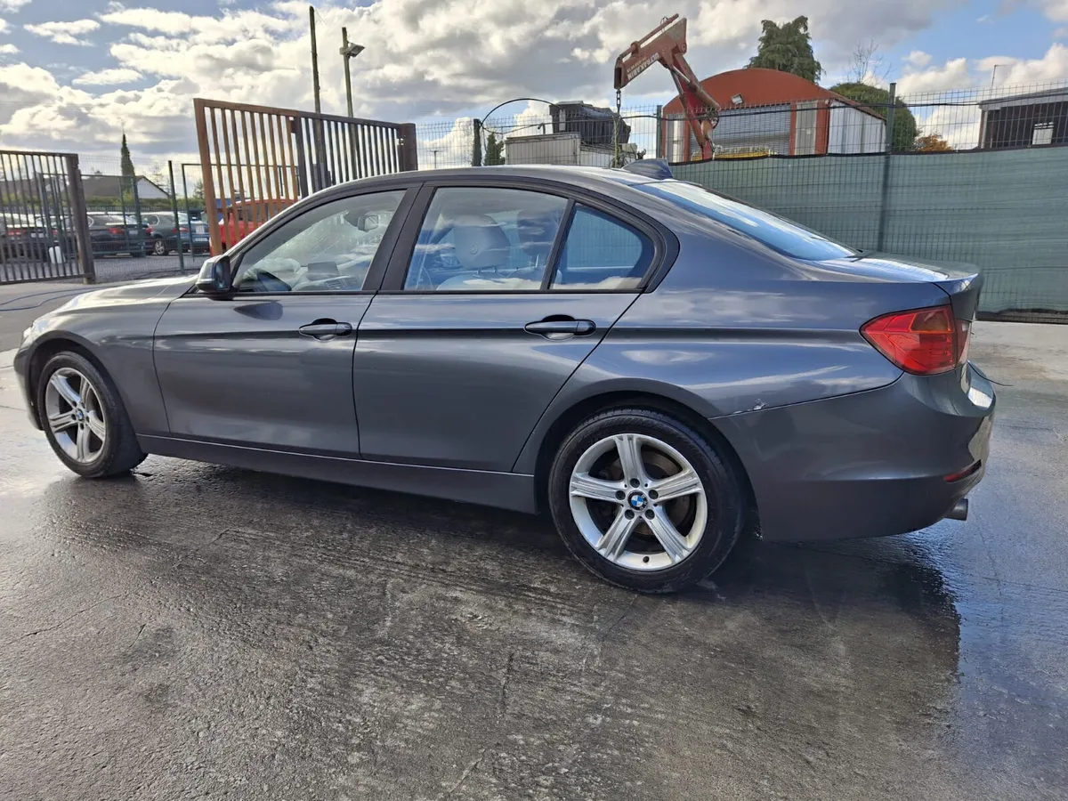 *2014 BMW 320D Automatic - Image 4