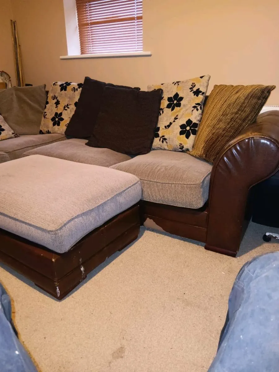 Free corner couch - Image 3