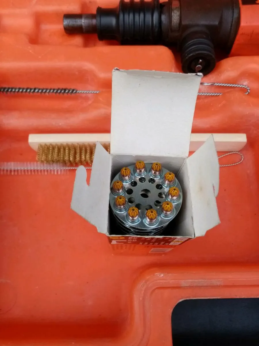 Spit P200 Nail Gun - Image 2