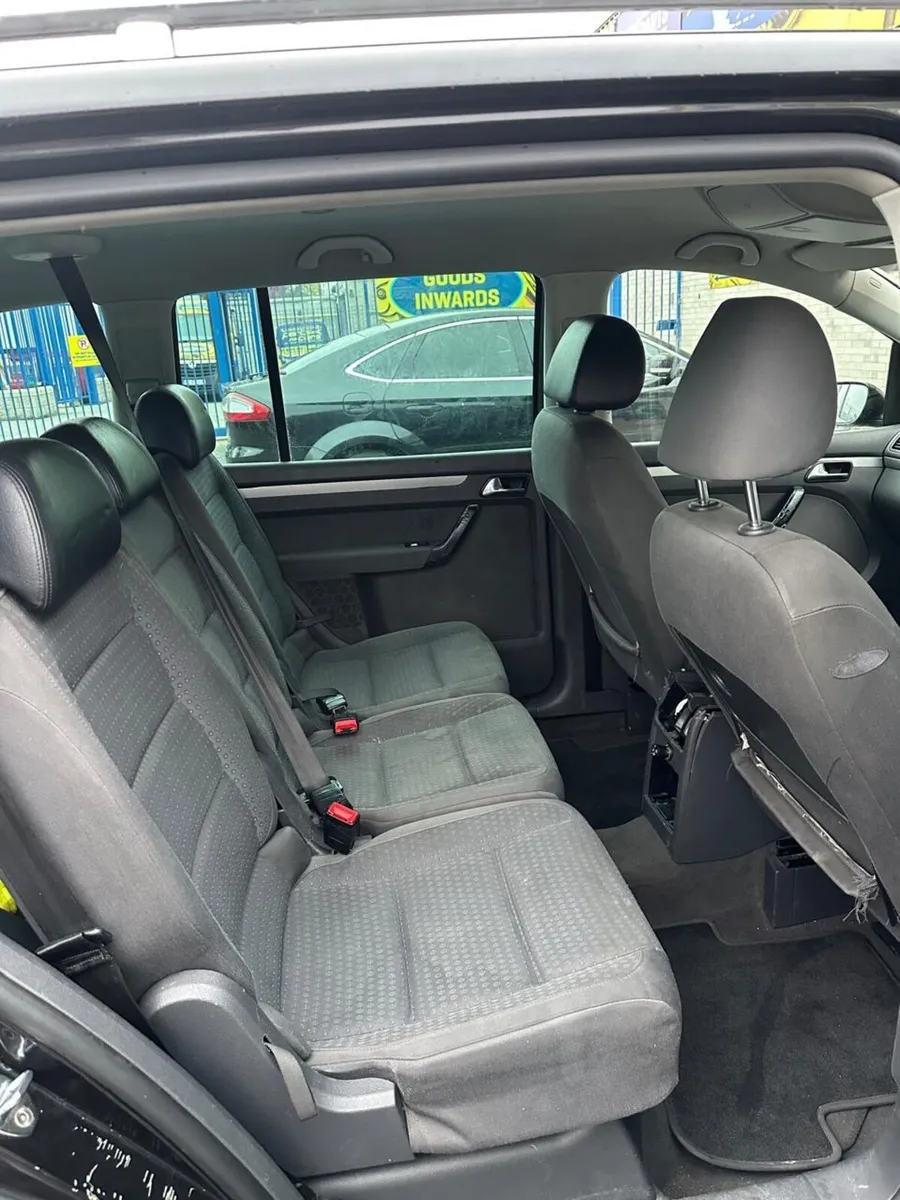 Volkswagen Touran 2005  7-Seater Automatic - Image 4